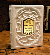 Книга в подарок «Афоризмы великих врачей» в кожаном переплете