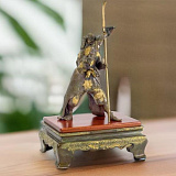Скульптура «Воин с копьём»
